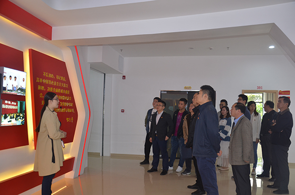 不忘初心跟黨走——參觀福興經(jīng)濟(jì)開發(fā)區(qū)政治生活館